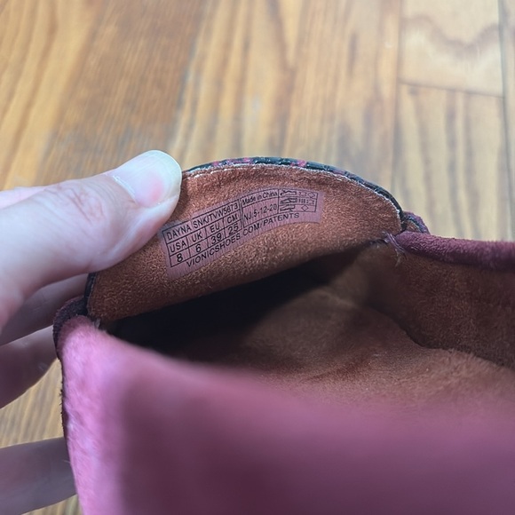 Vionic Dayna Moccasin Loafer Horsebit Snake Suede Burgundy size 8 - Picture 9 of 10